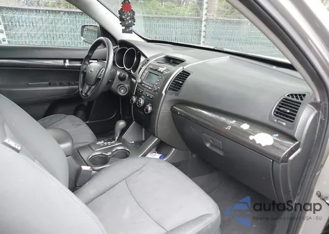 2013 Kia Sorento Lx z USA, uszkodzony, nr VIN 5XYKT3A17DG406818